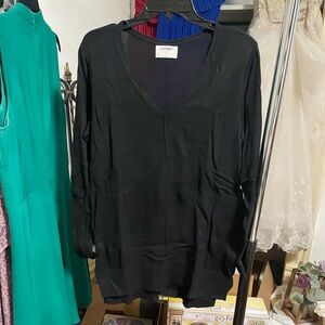 Black Tunic Length V-neck Sweater